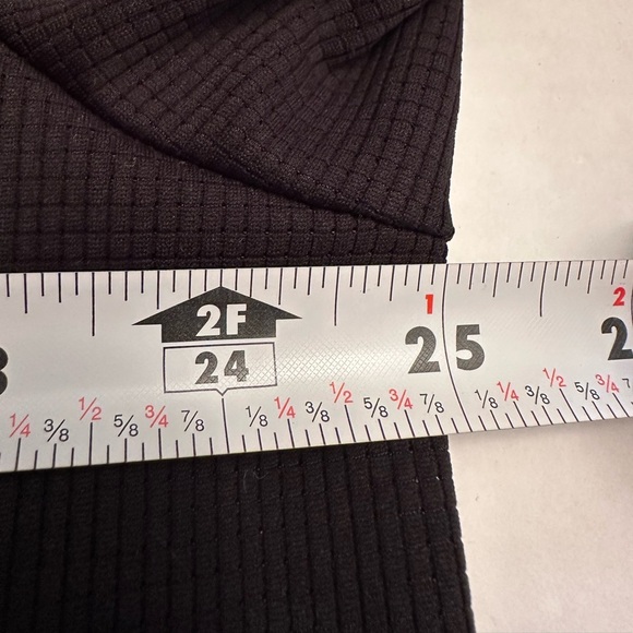 Lululemon Size 2XL Textured Mesh SOLD UNABLE TO DELETE - Picture 5 of 7